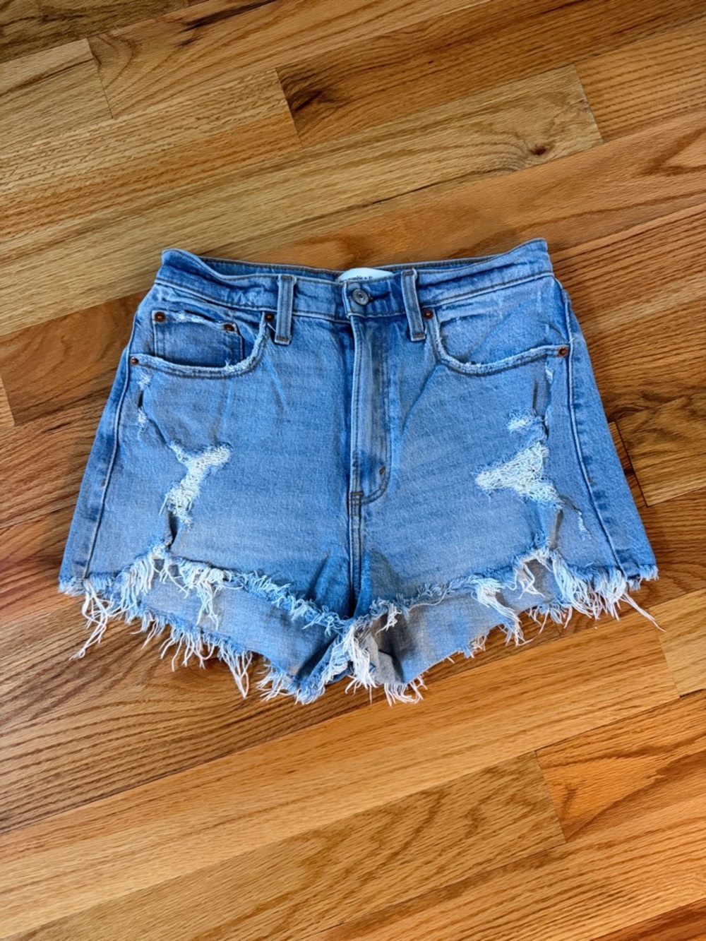 Abercrombie and Fit b High-Rise Distressed Denim Shorts Size 27/4 CURVE LOVE